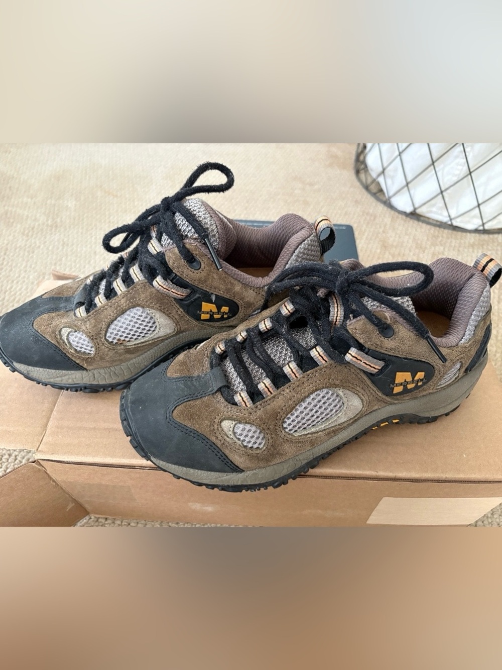 Merrill Women’s Vibram Chameleon Ventilator Hiking Shoes. Sz 7.5